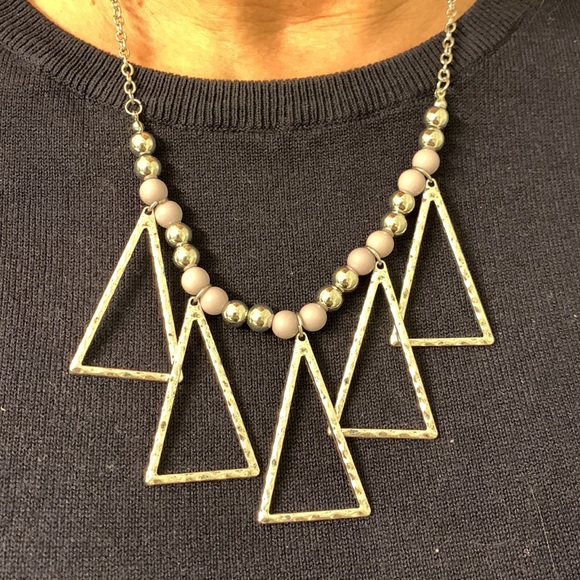 NWOT Triangle Necklace - Picture 6 of 8
